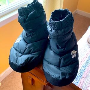 North Face black base camp booties slippers